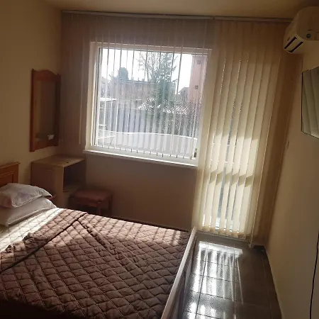 Guest house Dvete Brezi