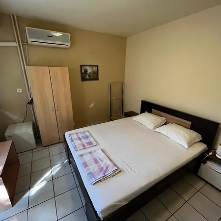 Dvete Brezi Guest house Burgas