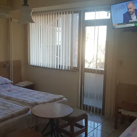 Guest house Dvete Brezi Burgas