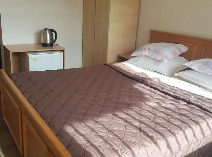 Dvete Brezi Pensionat